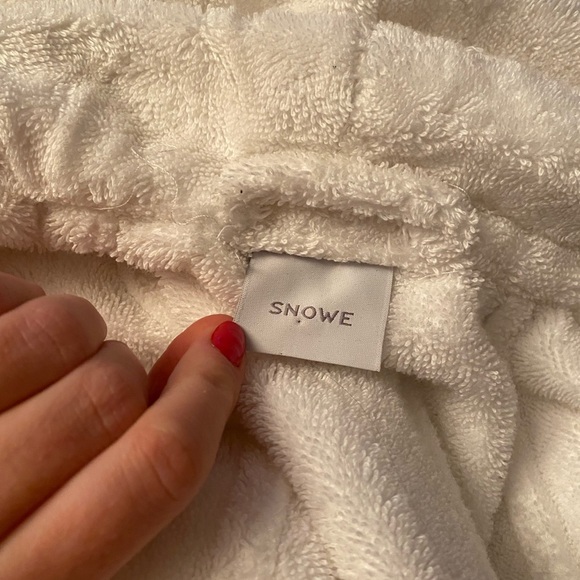 Snowe 100% Long Staple Cotton Robe - Picture 5 of 8